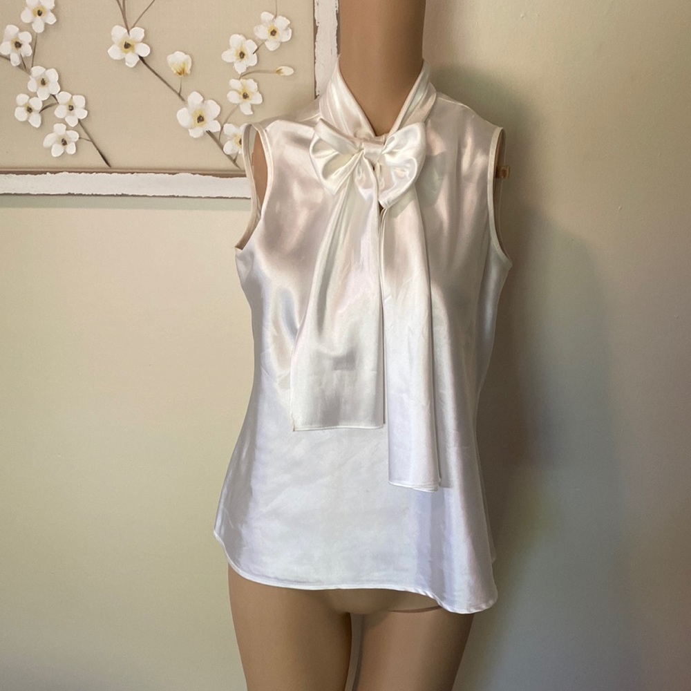 Black Label Sleeveless blouse